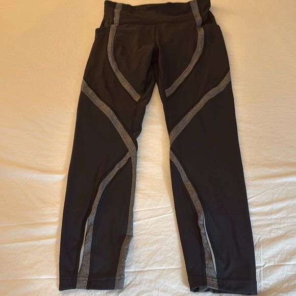 Lululemon Wild Twist 7/8 Tight 25 in. Black Heathered  Gray. Size 6. - Picture 7 of 12